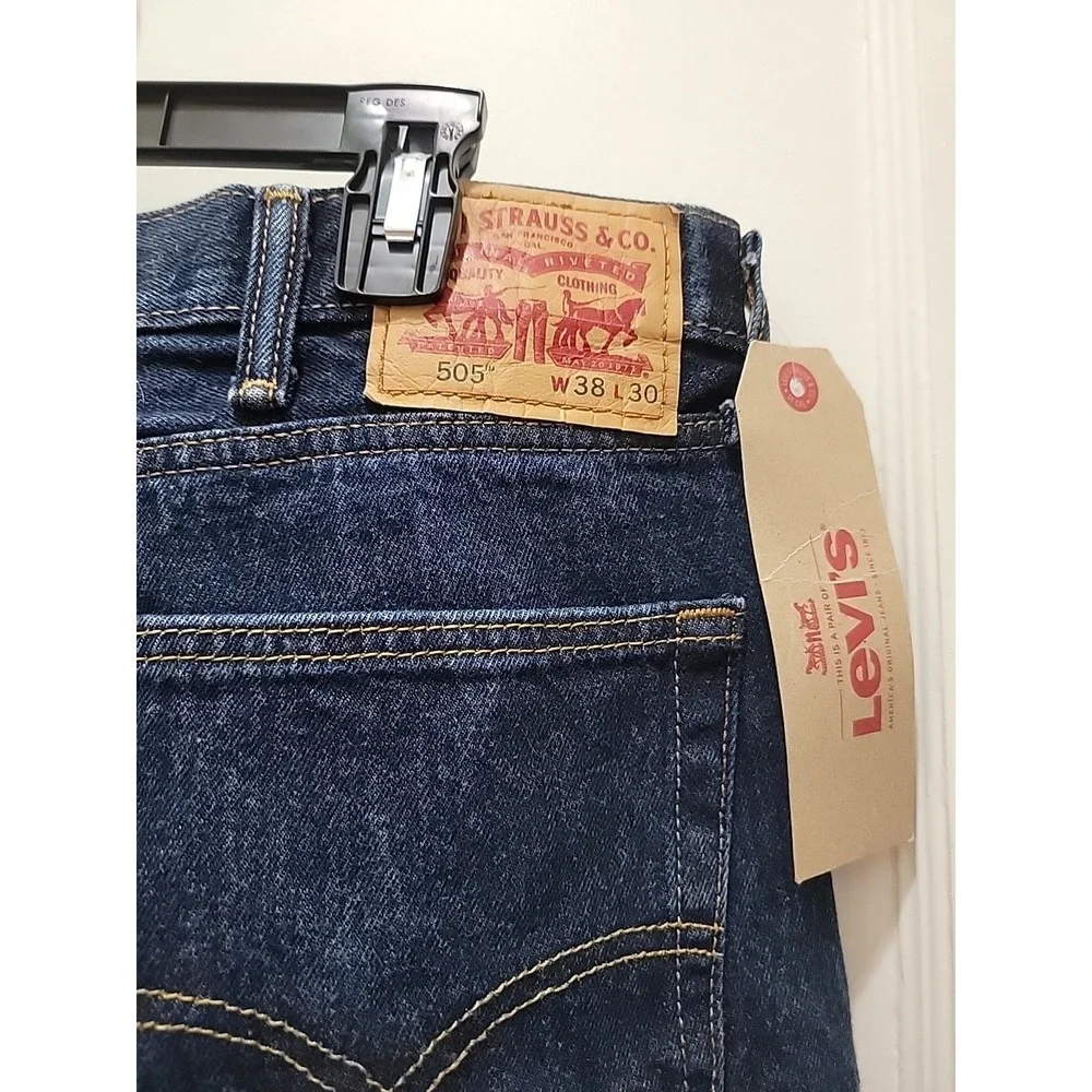 Levis levi men